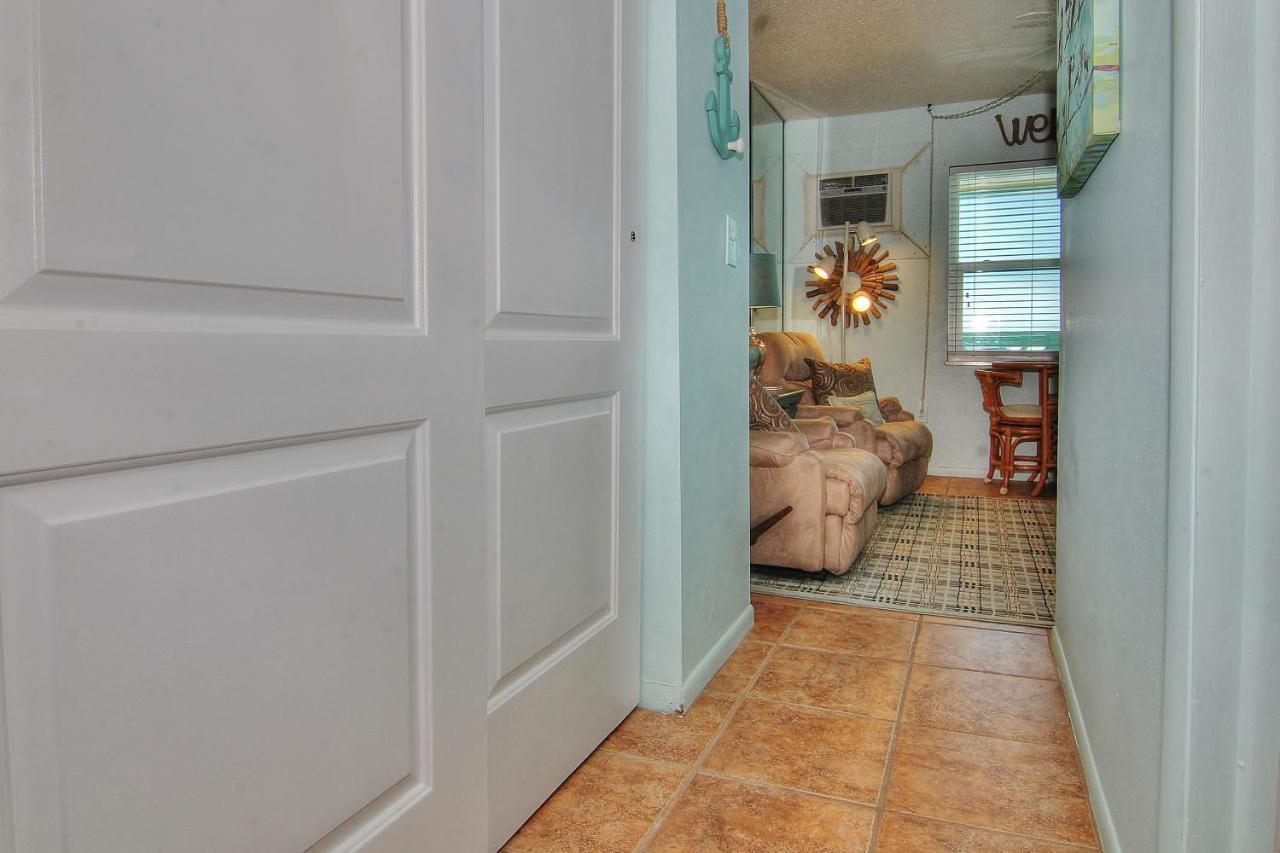 Chateau 8W Clearwater Beach Exterior photo